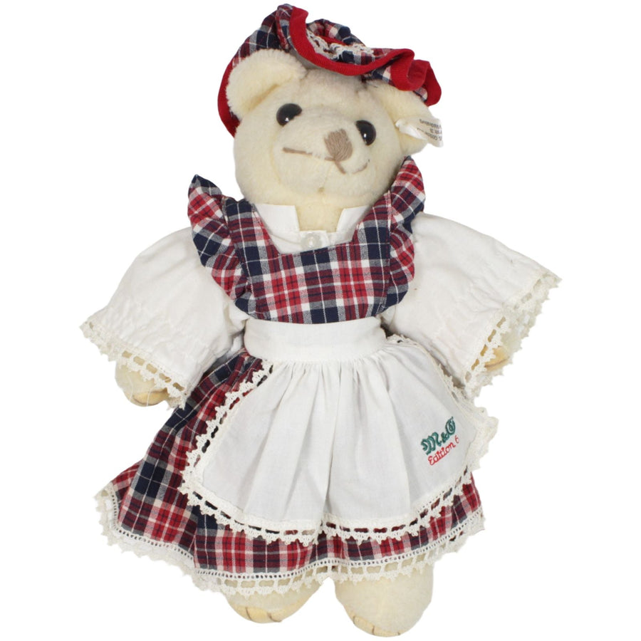 Süßer Teddy in Tracht