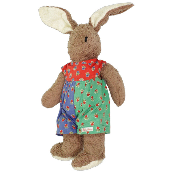 Süßer Hase in buntem Einteiler, groß