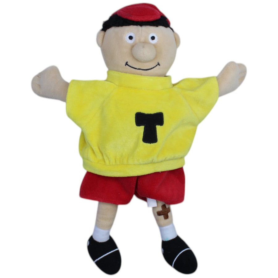 Junge Theo mit  "T" Shirt